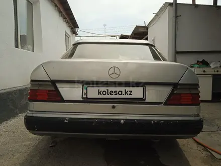 Mercedes-Benz E 230 1990 года за 330 000 тг. в Тараз – фото 2