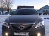 Toyota Camry 2014 года за 9 500 000 тг. в Актобе