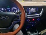Hyundai Solaris 2018 года за 5 500 000 тг. в Шымкент – фото 4
