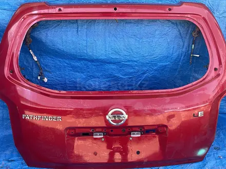 Крышка багажника патфайнер за 1 000 тг. в Алматы – фото 2