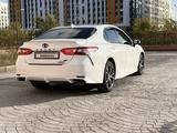 Toyota Camry 2020 годаfor11 800 000 тг. в Астана – фото 4