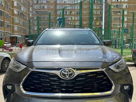 Toyota Highlander 2021 года за 21 500 000 тг. в Астана