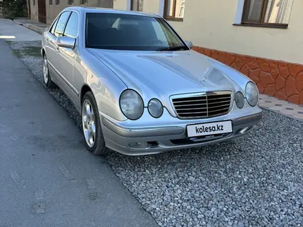 Mercedes-Benz E 320 2000 года за 9 000 000 тг. в Алматы – фото 4