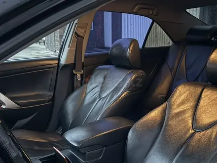Toyota Camry 2010 года за 7 300 000 тг. в Семей – фото 11