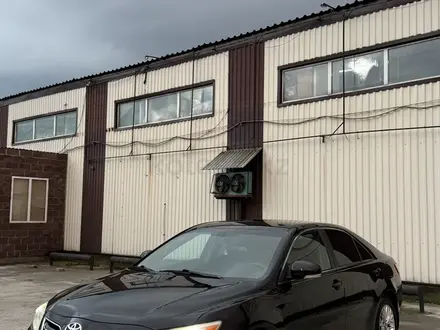 Toyota Camry 2010 года за 7 300 000 тг. в Семей – фото 3
