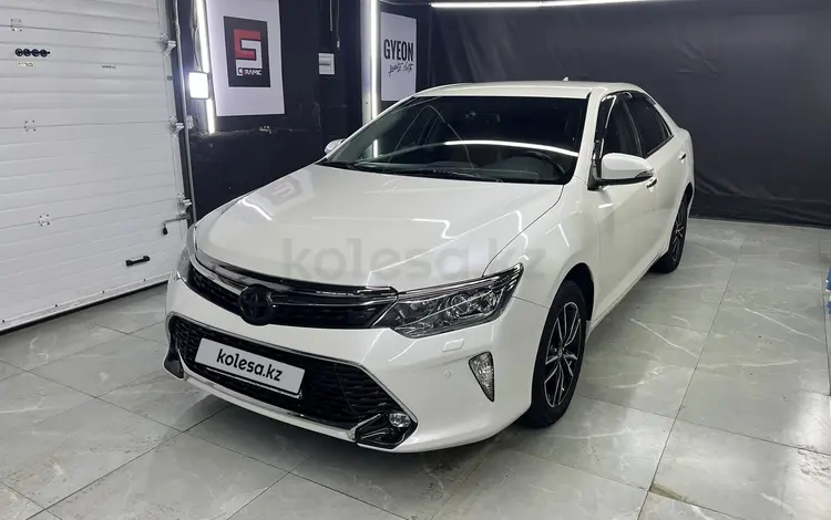 Toyota Camry 2017 года за 13 700 000 тг. в Астана