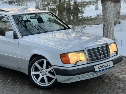 Mercedes-Benz E 260 1991 года за 3 650 000 тг. в Шымкент – фото 2