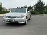Toyota Camry 2004 года за 5 600 000 тг. в Туркестан – фото 2