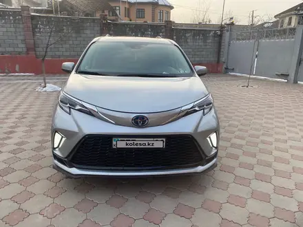 Toyota Sienna 2021 года за 20 999 999 тг. в Алматы – фото 2