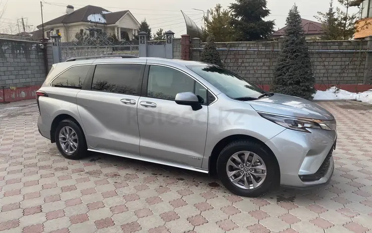 Toyota Sienna 2021 года за 20 999 999 тг. в Алматы