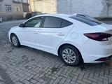 Hyundai Elantra 2019 годаfor6 300 000 тг. в Семей – фото 4