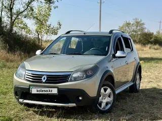 Renault Sandero Stepway, 2013
