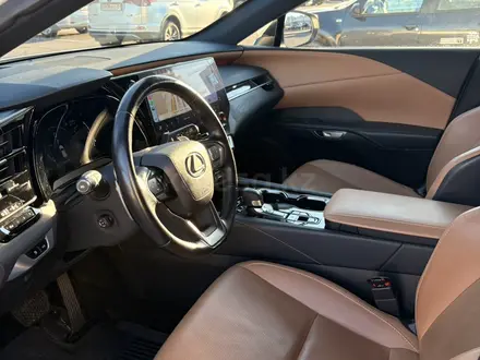 Lexus RX 350 2023 года за 35 500 000 тг. в Астана – фото 11