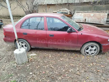 Hyundai Accent 1995 года за 850 000 тг. в Шымкент – фото 4