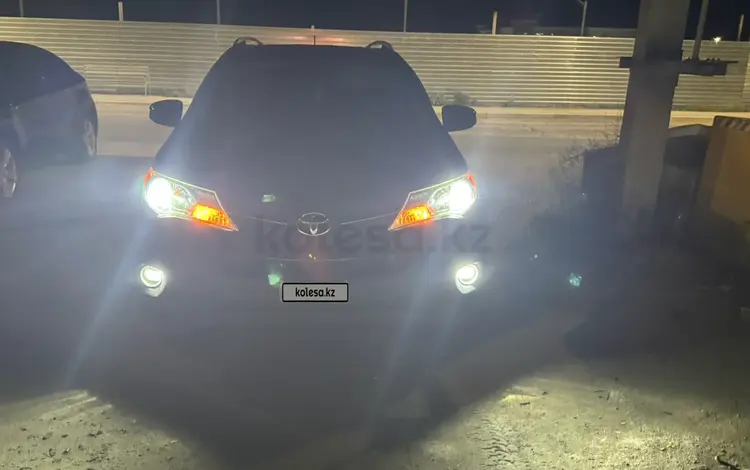 Toyota RAV4 2015 года за 7 500 000 тг. в Атырау