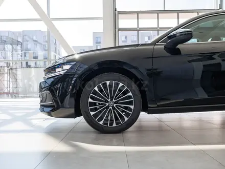 Volkswagen Passat Highline 2026 года за 20 740 000 тг. в Алматы – фото 20