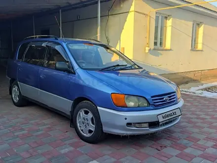 Toyota Ipsum 2000 года за 2 600 000 тг. в Алматы – фото 2