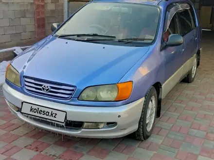 Toyota Ipsum 2000 года за 2 600 000 тг. в Алматы