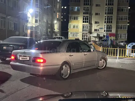 Mercedes-Benz E 200 1997 года за 2 700 000 тг. в Астана – фото 10