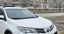 Toyota RAV4 2013 года за 11 500 000 тг. в Атырау – фото 2