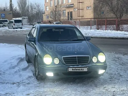 Mercedes-Benz E 200 1999 года за 3 750 000 тг. в Астана – фото 2