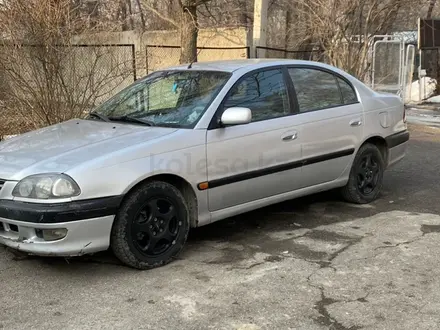 Toyota Avensis 2001 года за 1 900 000 тг. в Алматы