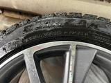 Шины Bridgestone с родными дисками за 250 000 тг. в Алматы – фото 4