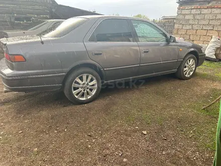 Toyota Camry 1998 года за 2 900 000 тг. в Кокшетау – фото 2