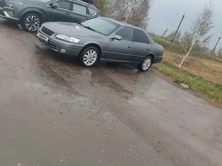 Toyota Camry 1998 года за 2 900 000 тг. в Кокшетау – фото 3