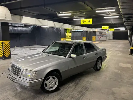 Mercedes-Benz E 220 1994 года за 2 200 000 тг. в Шымкент – фото 3