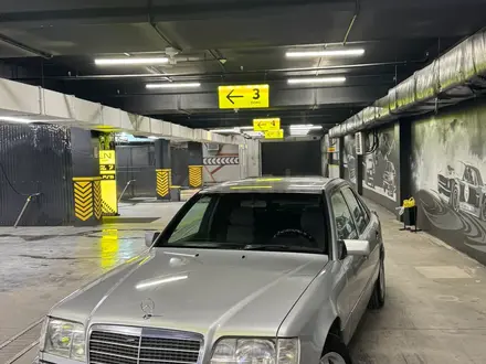 Mercedes-Benz E 220 1994 года за 2 200 000 тг. в Шымкент – фото 5