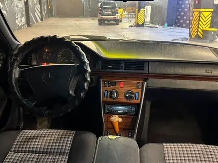 Mercedes-Benz E 220 1994 года за 2 200 000 тг. в Шымкент – фото 8
