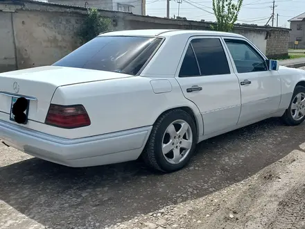 Mercedes-Benz E 280 1993 года за 2 750 000 тг. в Кентау – фото 3