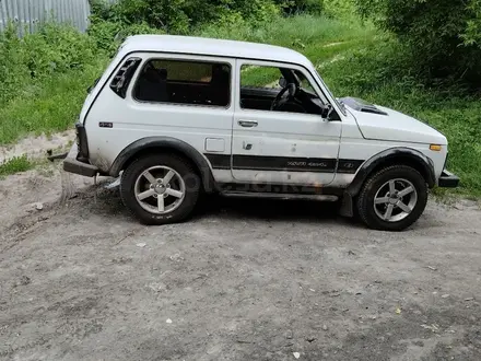 ВАЗ (Lada) Lada 2121 2001 года за 1 300 000 тг. в Петропавловск – фото 2