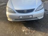 Toyota Camry 2005 года за 5 000 000 тг. в Павлодар – фото 2