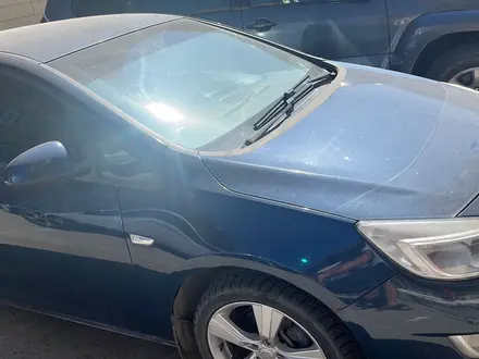 Opel Astra 2012 года за 700 000 тг. в Актобе – фото 3