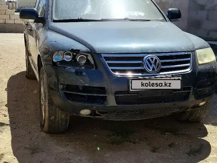 Volkswagen Touareg 2004 года за 3 500 000 тг. в Актау – фото 5