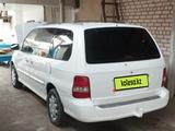 Kia Carnival 2001 года за 1 550 000 тг. в Жетысай – фото 3