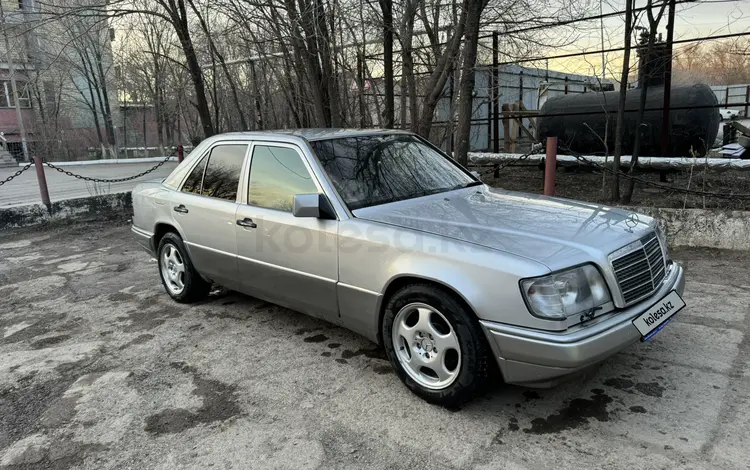 Mercedes-Benz E 220 1991 годаfor1 600 000 тг. в Караганда