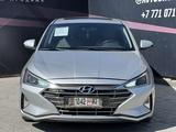 Hyundai Elantra 2018 года за 7 900 000 тг. в Актобе – фото 2