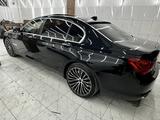 BMW 750 2010 годаүшін8 500 000 тг. в Алматы – фото 3