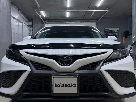 Toyota Camry 2021 года за 16 500 000 тг. в Костанай – фото 6