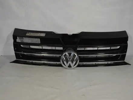 Решетка радиатора Volkswagen Transporter Multivan T5 Caravelle за 130 000 тг. в Караганда