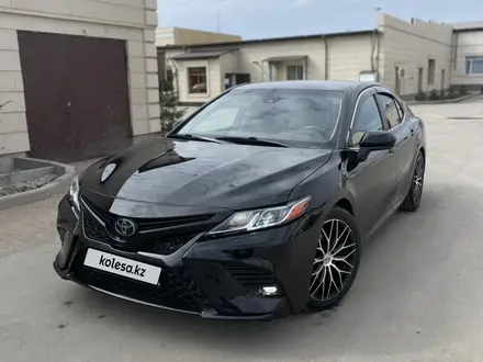 Toyota Camry 2018 года за 10 600 000 тг. в Астана – фото 40