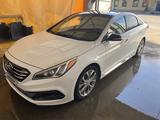 Hyundai Sonata 2017 года за 4 000 000 тг. в Уральск – фото 3