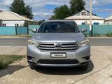 Toyota Highlander 2013 года за 8 000 000 тг. в Атырау