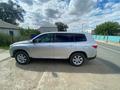 Toyota Highlander 2013 года за 8 000 000 тг. в Атырау – фото 2