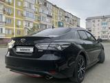 Toyota Camry 2020 года за 16 000 000 тг. в Атырау – фото 2