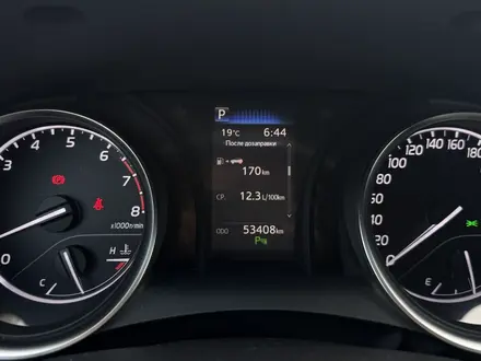 Toyota Camry 2021 года за 13 850 000 тг. в Алматы – фото 8