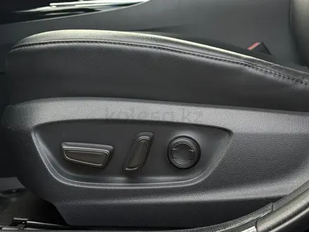 Toyota Camry 2021 года за 13 850 000 тг. в Алматы – фото 12